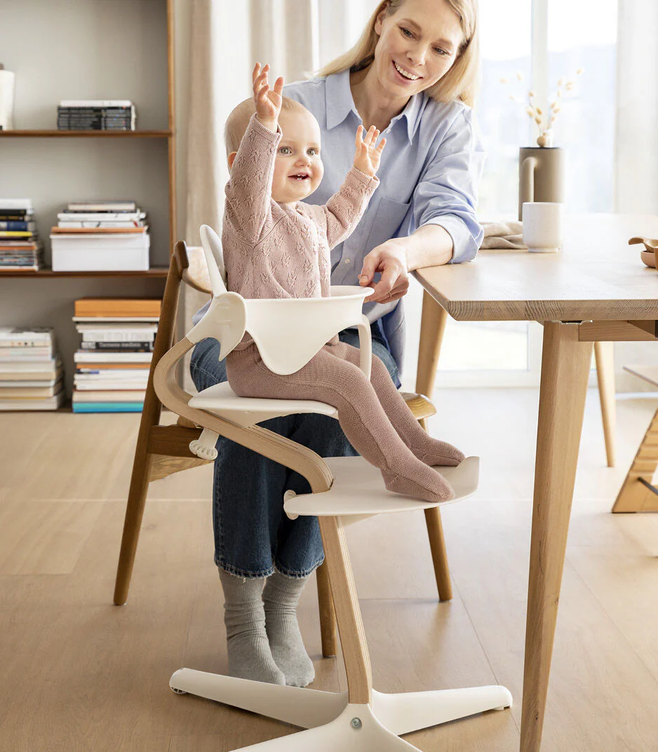 Combo Silla Stokke Nomi Natural Blanca + BabySet + Bandeja + Arnes - Imagen 3